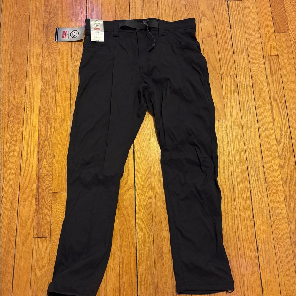 NWT Wrangler All Terrain Gear Convertible Trail Jogger Pants in black
